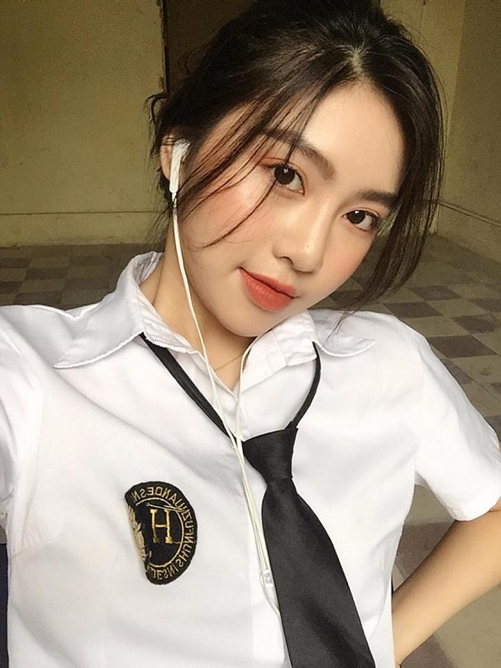 nu sinh xinh dep di thi thpt quoc gia anh 10