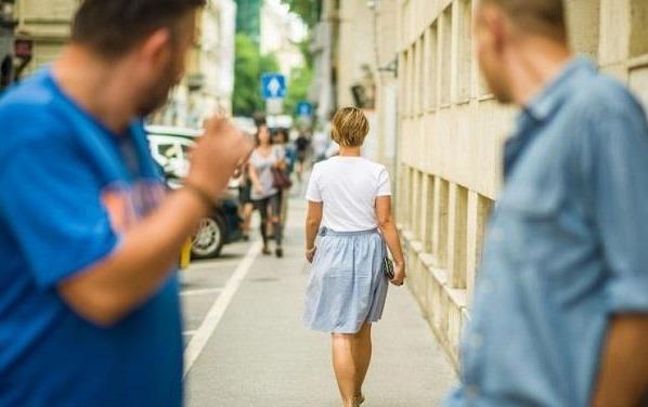 Dang len mang viec bi treu gheo, co gai lai bi do loi vi 'co xinh dau' hinh anh