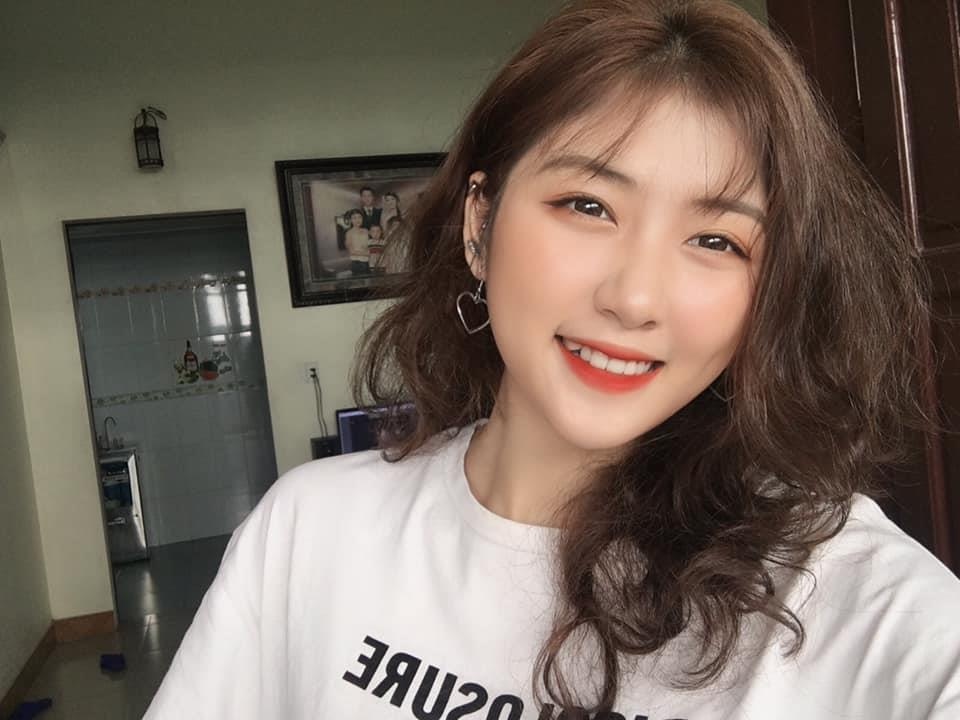 hot girl buu chinh vien thong anh 1