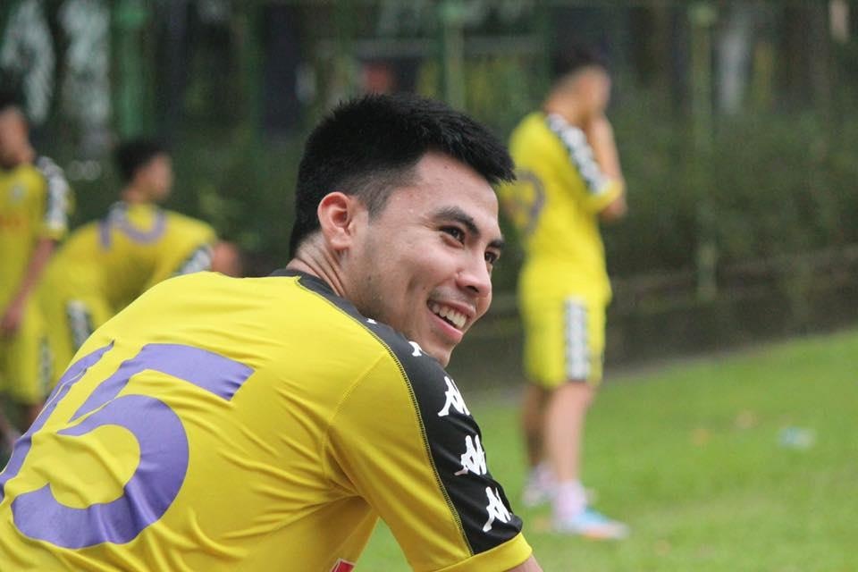 cau thu tuyen Viet Nam chua co ban gai anh 4