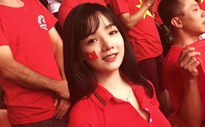 Nu co dong vien xinh dep tung duoc dai SBS phong van sap len xe hoa hinh anh