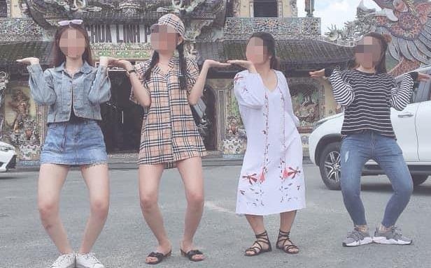 Co gai bi 'nem da' vi mac vay ngan di chua: 'Minh chi chup o ngoai' hinh anh