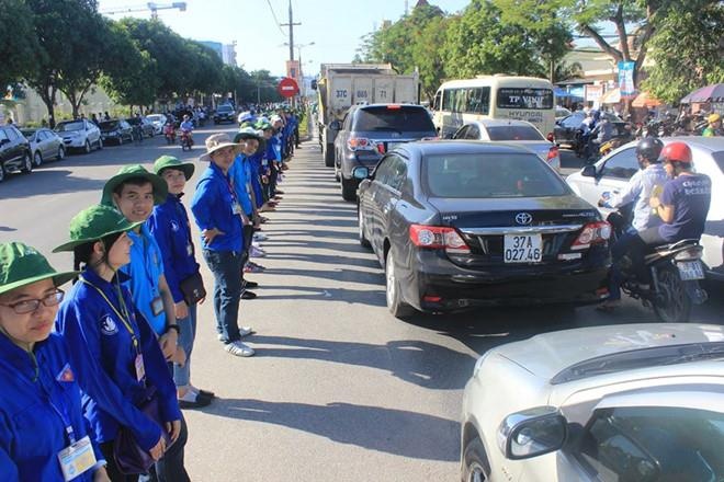 thanh nien van dong hien mau anh 2