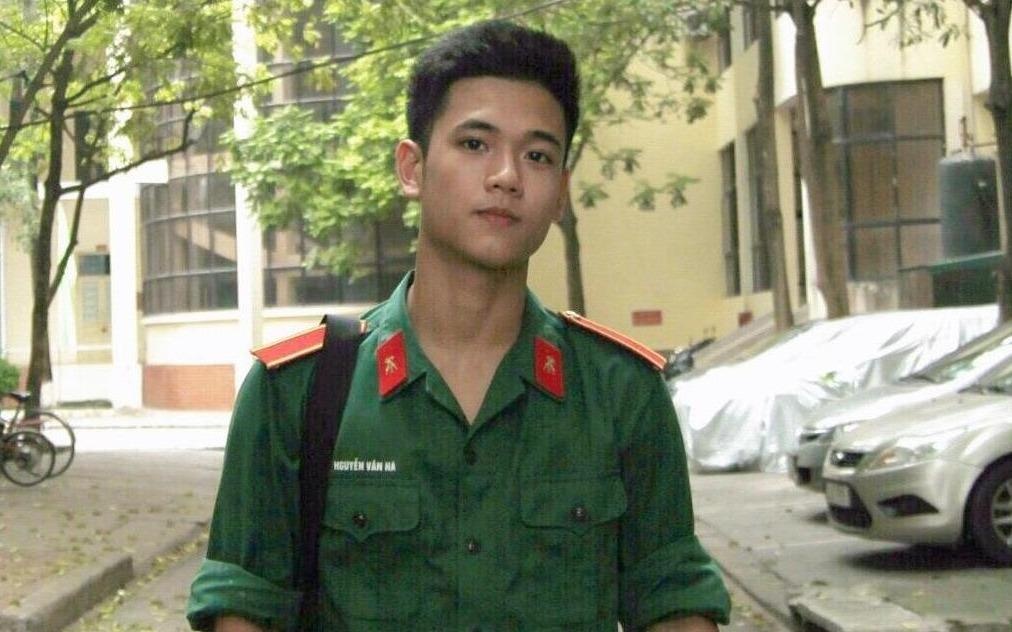 Hot boy truong Ky thuat Quan su 'gay thuong nho', tung giam 24 kg hinh anh