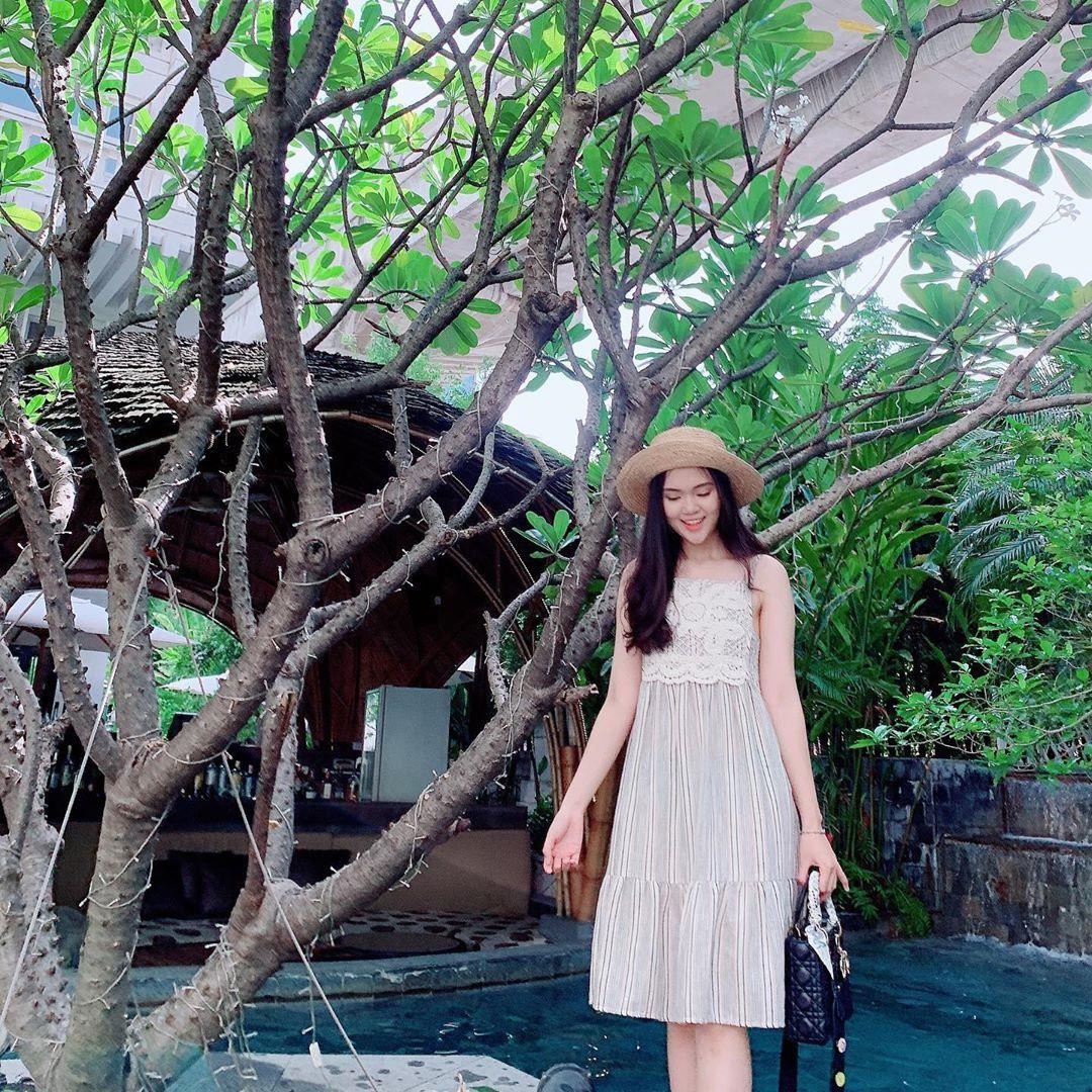 WAGs Viet di du lich anh 13