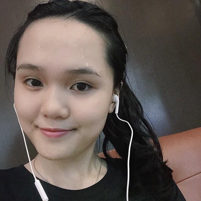 ban gai cau thu khoe mat moc anh 8