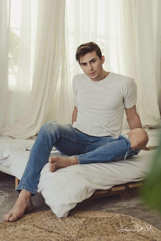 soai tay nguoi ay la ai co ban gai anh 2