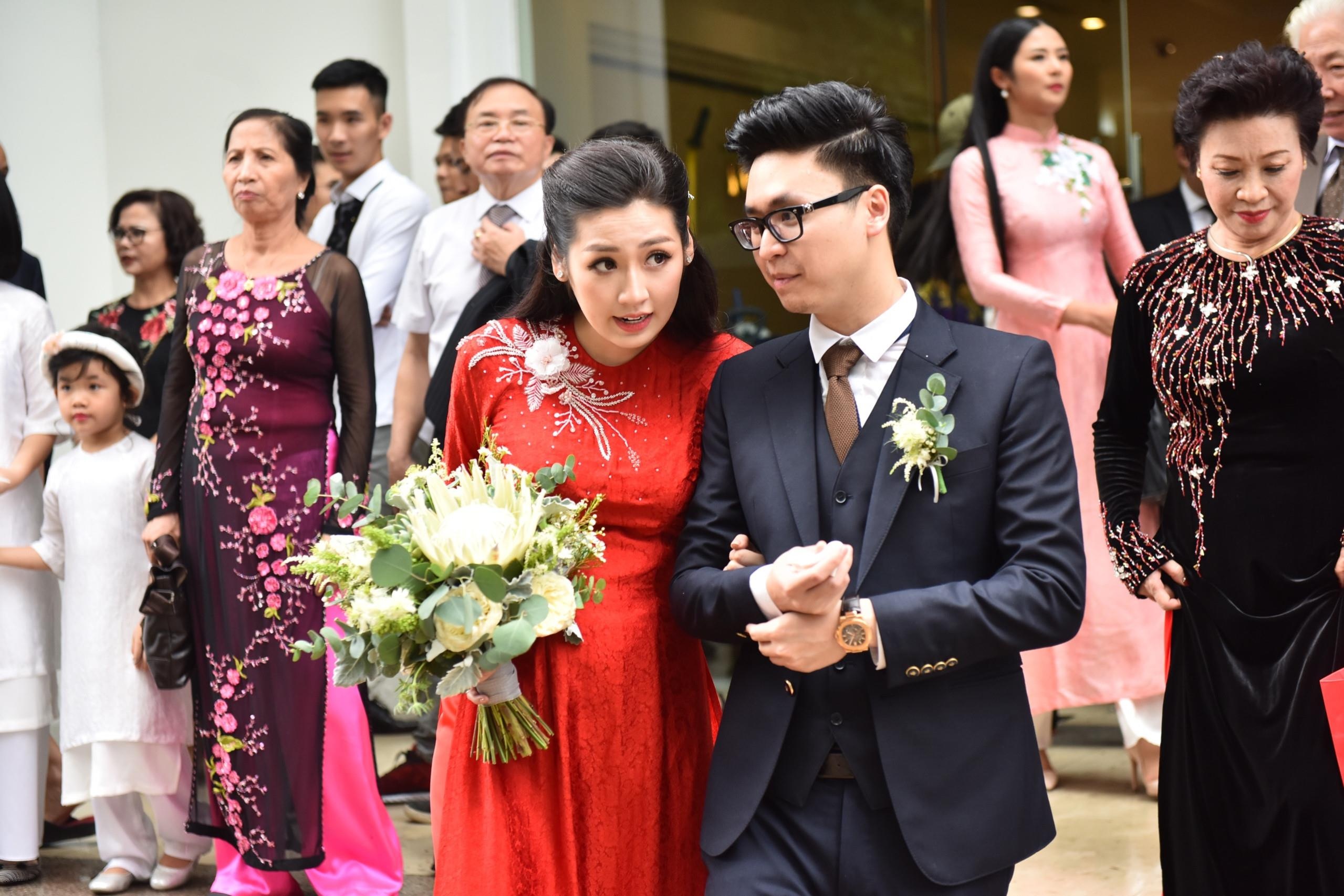 ban gai tin don Phillip Nguyen anh 7