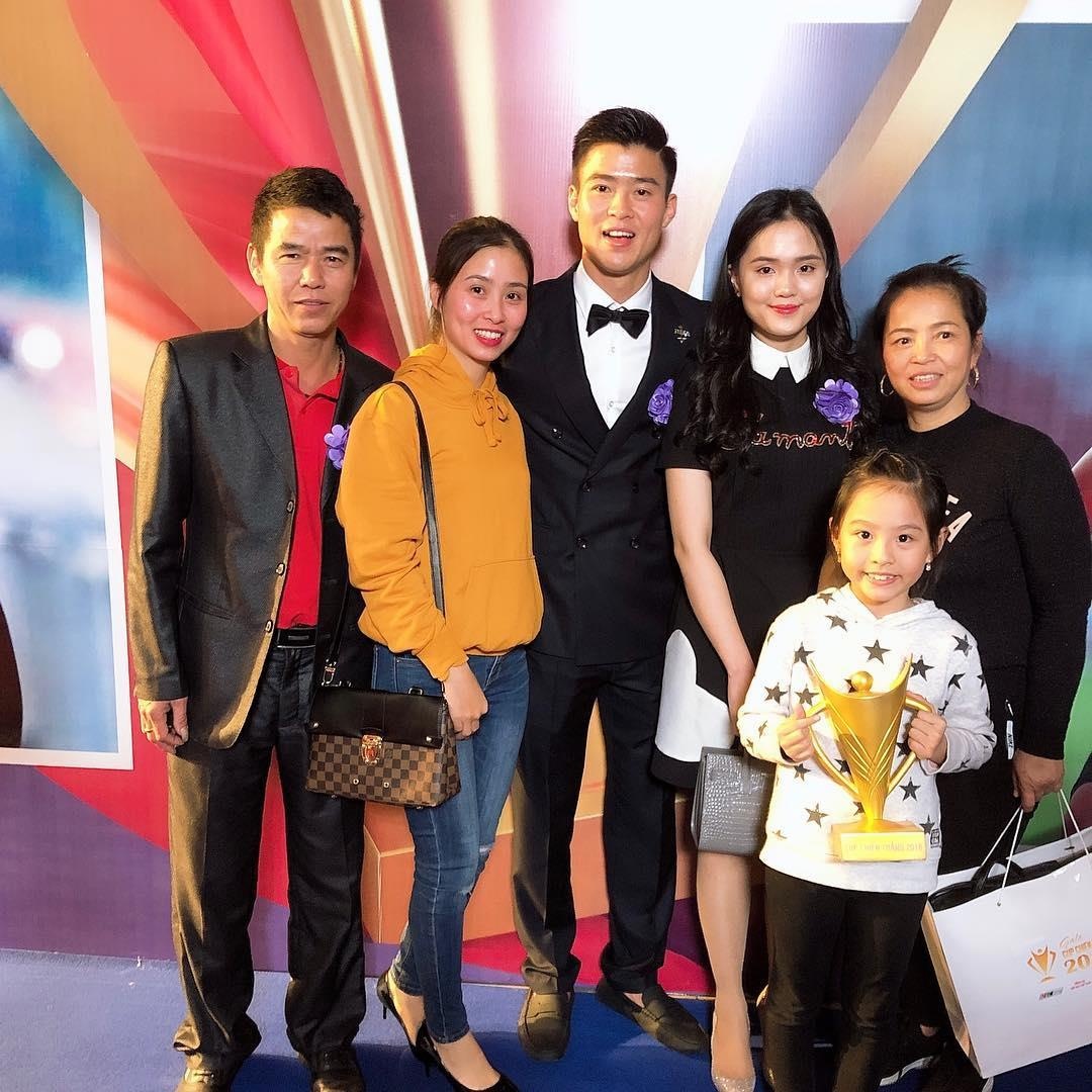 ban gai cau thu anh 7