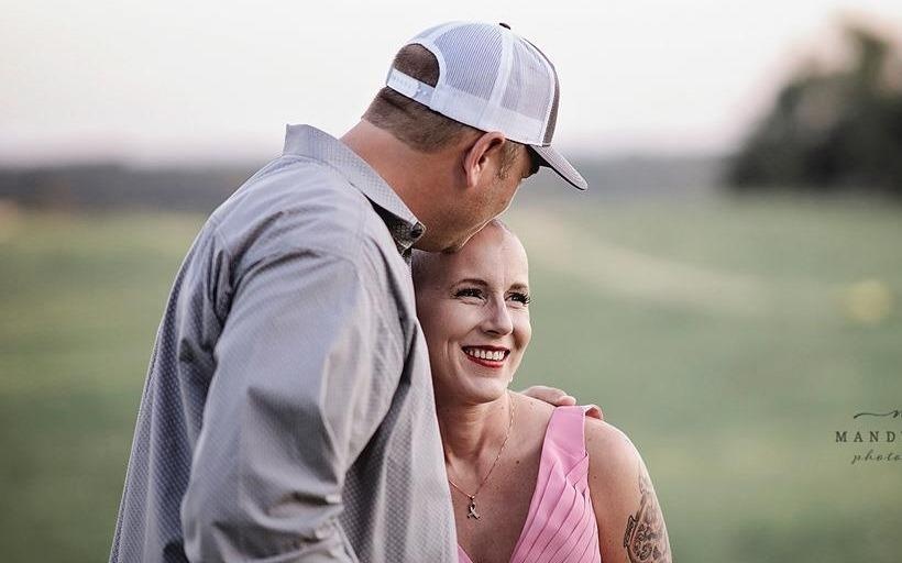 Cau chuyen truyen cam hung phia sau bo anh 'chong cao dau cho vo' hinh anh