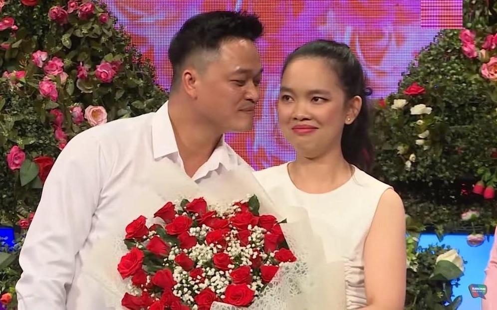 'Cung mot giuoc voi kieu voi ban trai di chau Au moi benh chu gi?' hinh anh