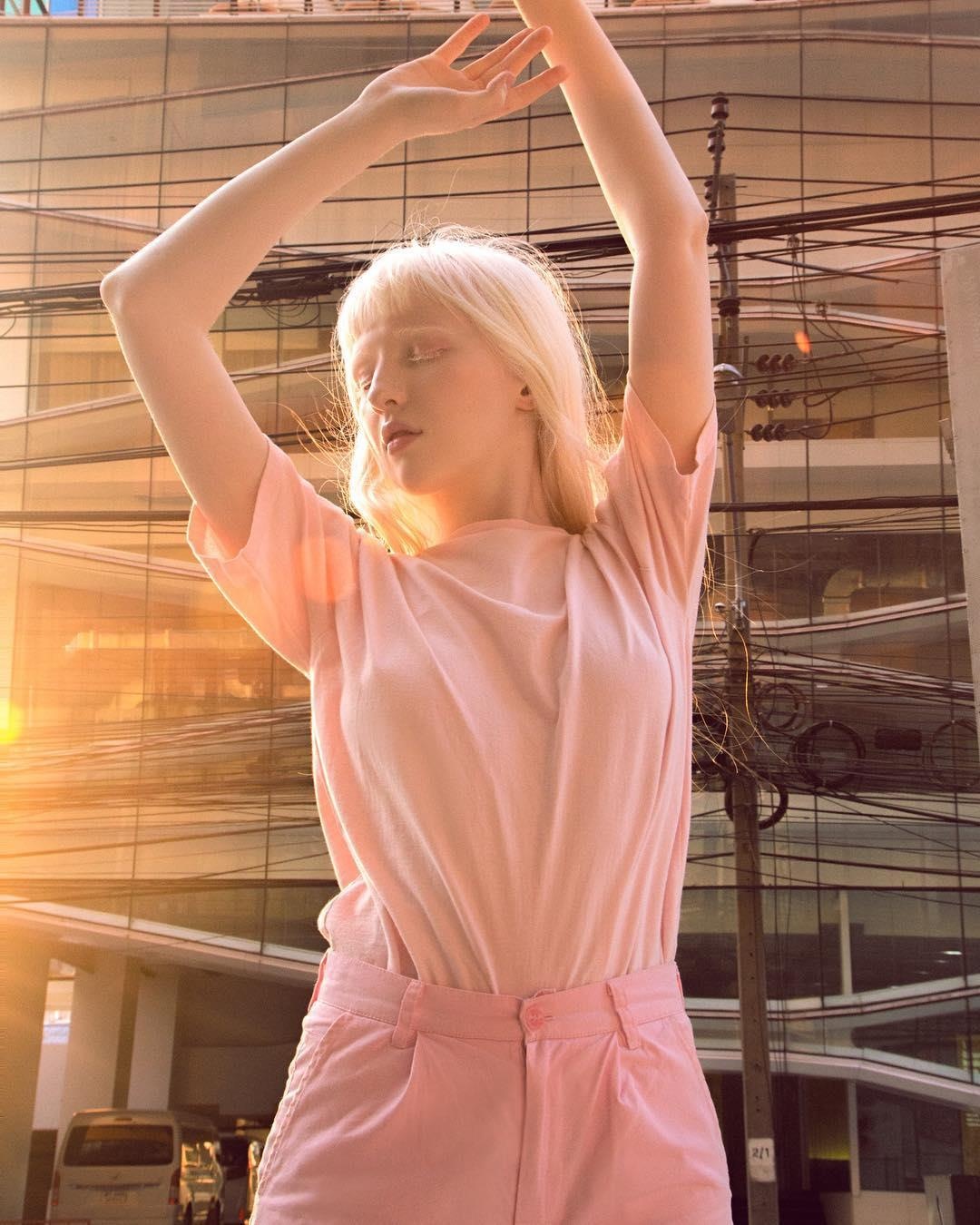 co gai noi tieng vi ve ngoai dac biet anh 8