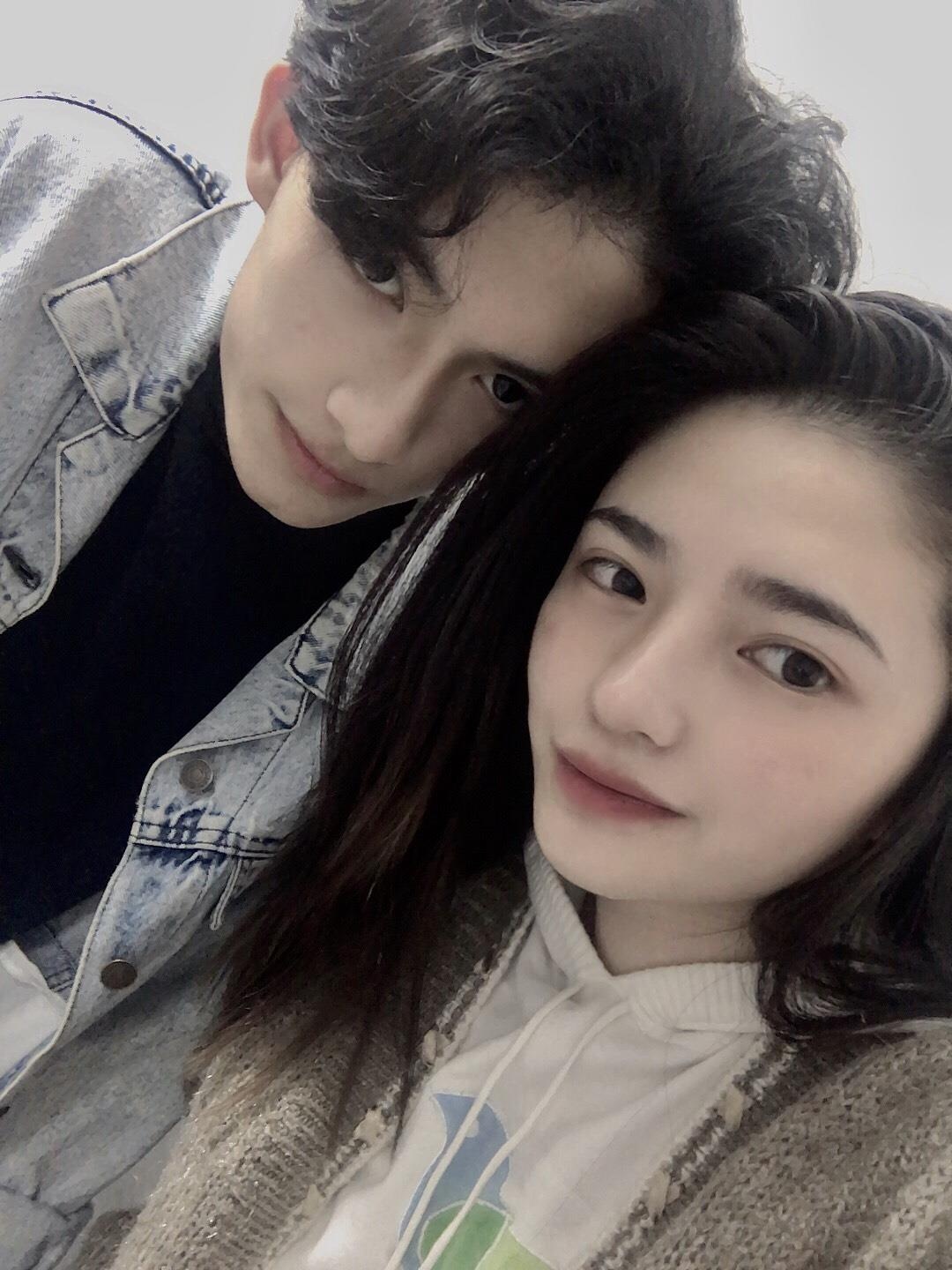 cap chi em Da Lat noi tieng anh 12