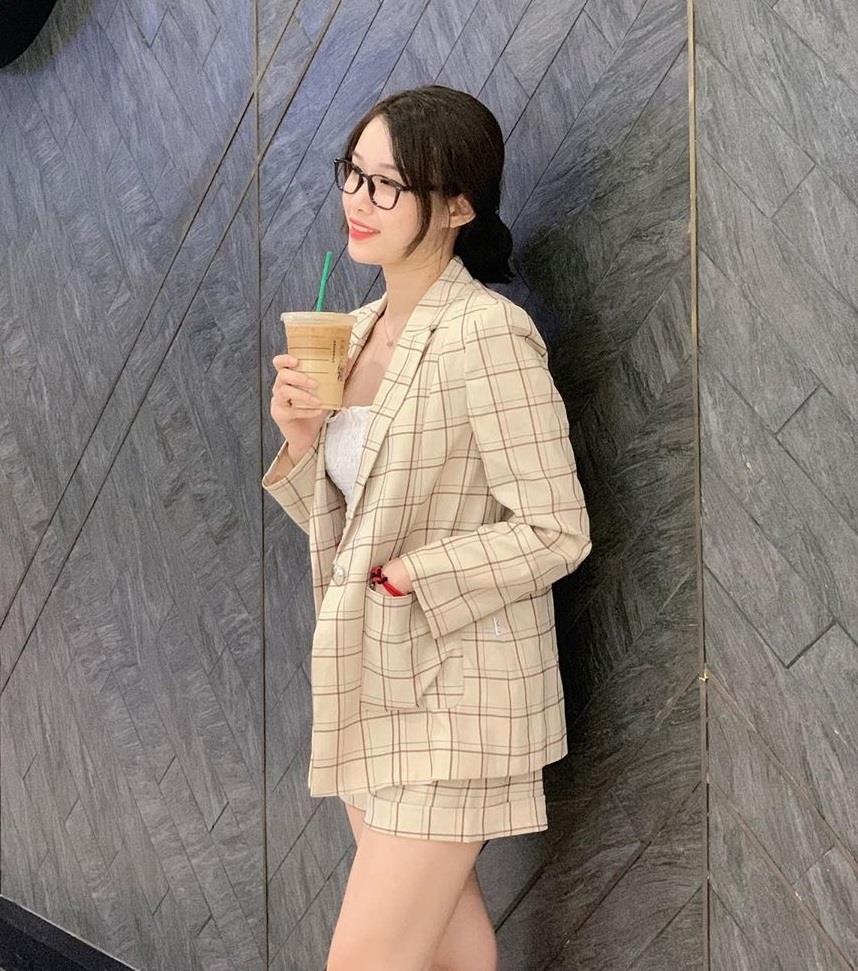 ban gai Van Toan anh 12