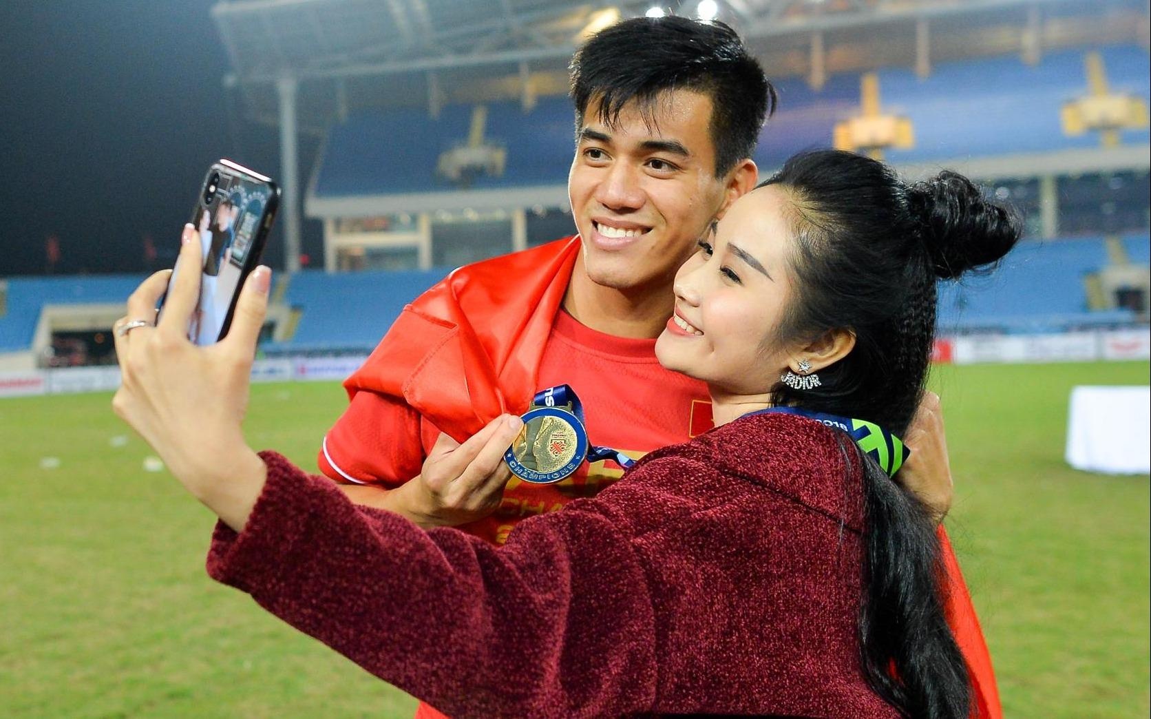 Tien Linh xoa het anh ban gai, dan mang nghi da chia tay hinh anh