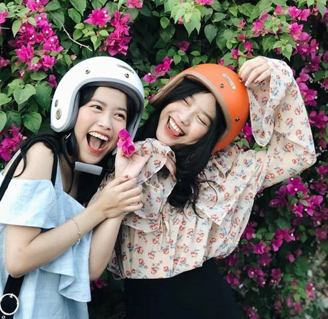 chi em sinh doi anh 8