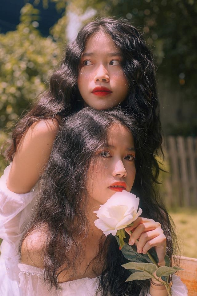 chi em sinh doi anh 7