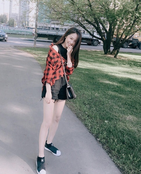 chi em sinh doi anh 11