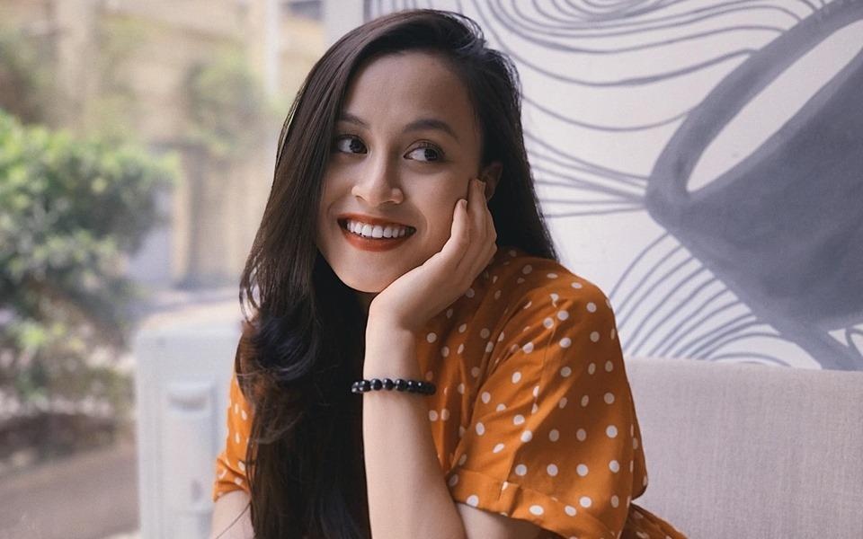 Co giao thuc tap bong noi tieng sau clip ngau hung hat tang hoc sinh hinh anh