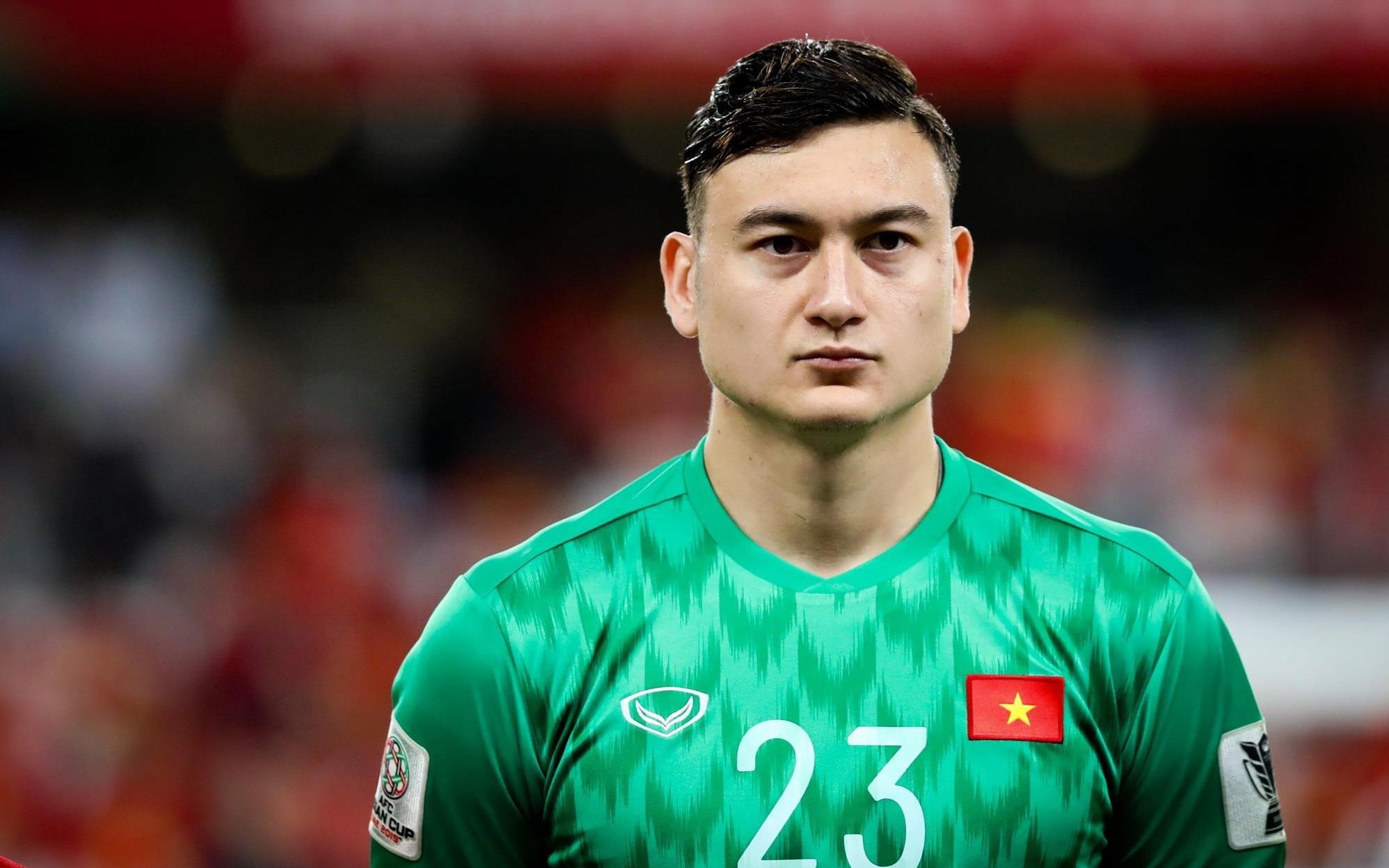 Dinh Trong, Duy Manh khen ngoi Van Lam sau cu bat penalty dang cap hinh anh