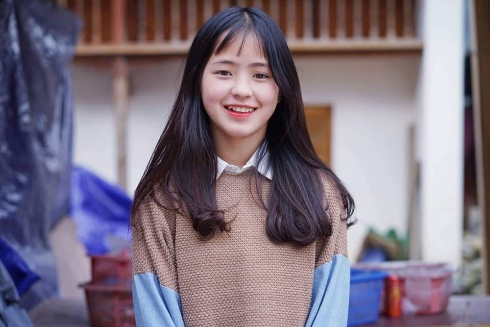 co gai noi tieng sau mot dem anh 2