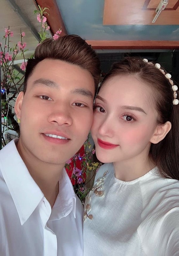 ban gai cau thu sinh nam 1995 anh 7