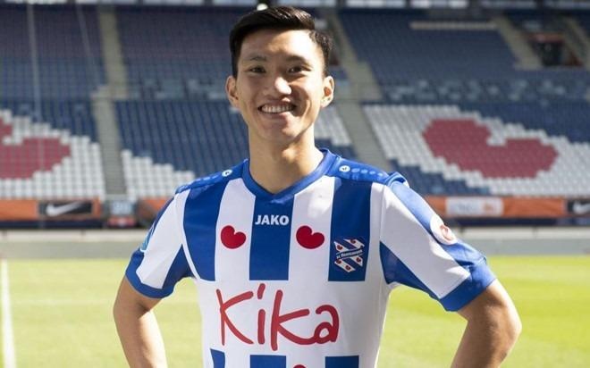 Van Hau khoe ngu buong 2 m vi gap truc trac khi bay ve Viet Nam hinh anh