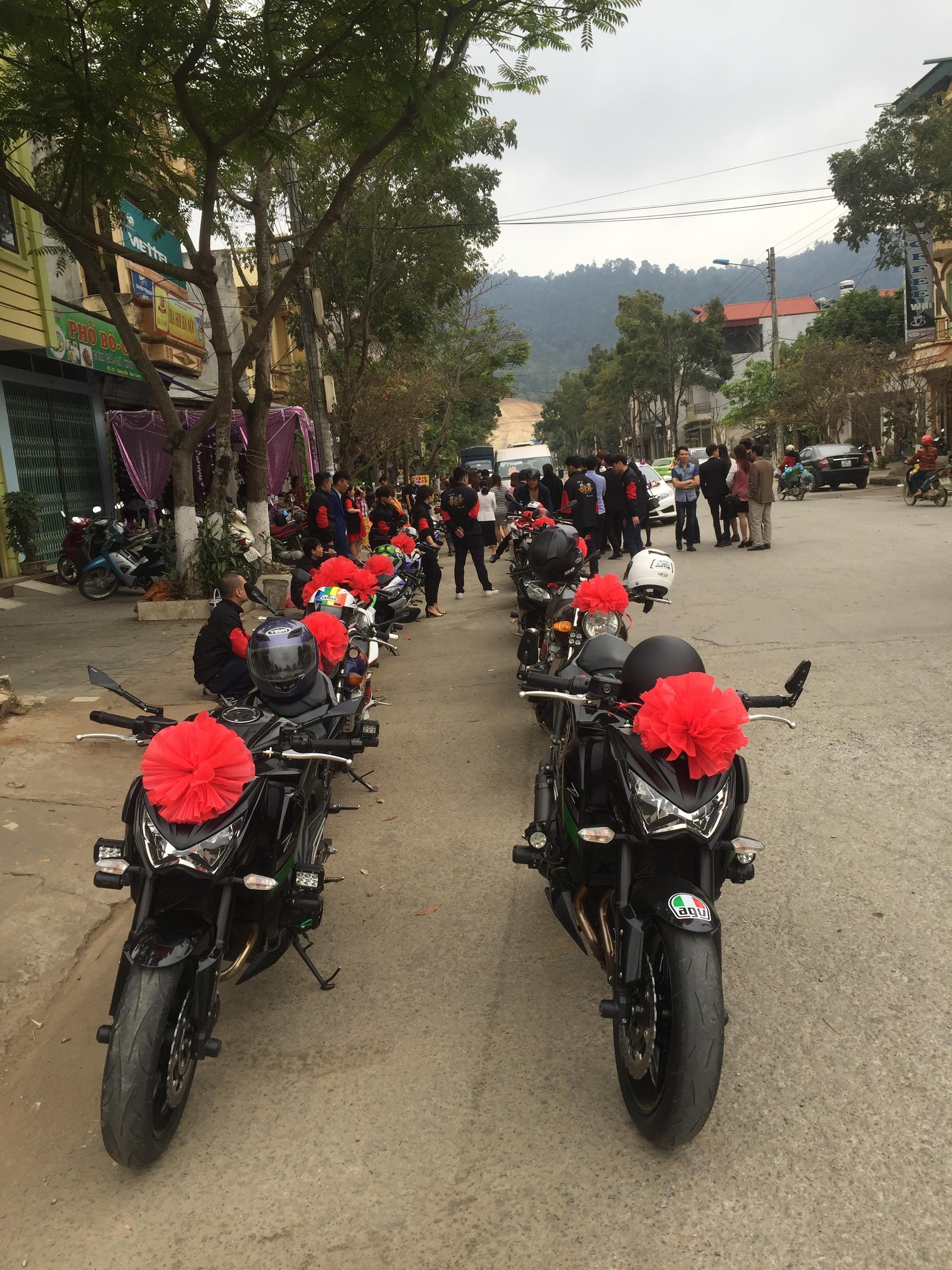 dam cuoi nhieu xe phan khoi anh 2