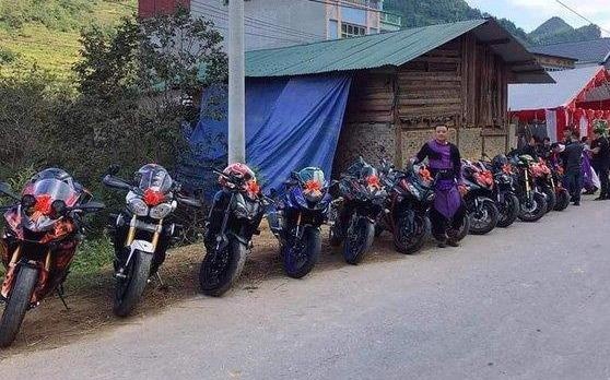 Nhom ruoc dau toan xe phan khoi lon o Lao Cai hinh anh