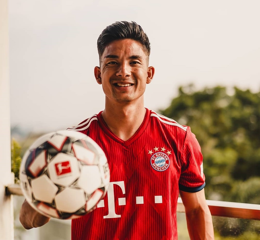 ban gai tien ve Indonesia anh 1