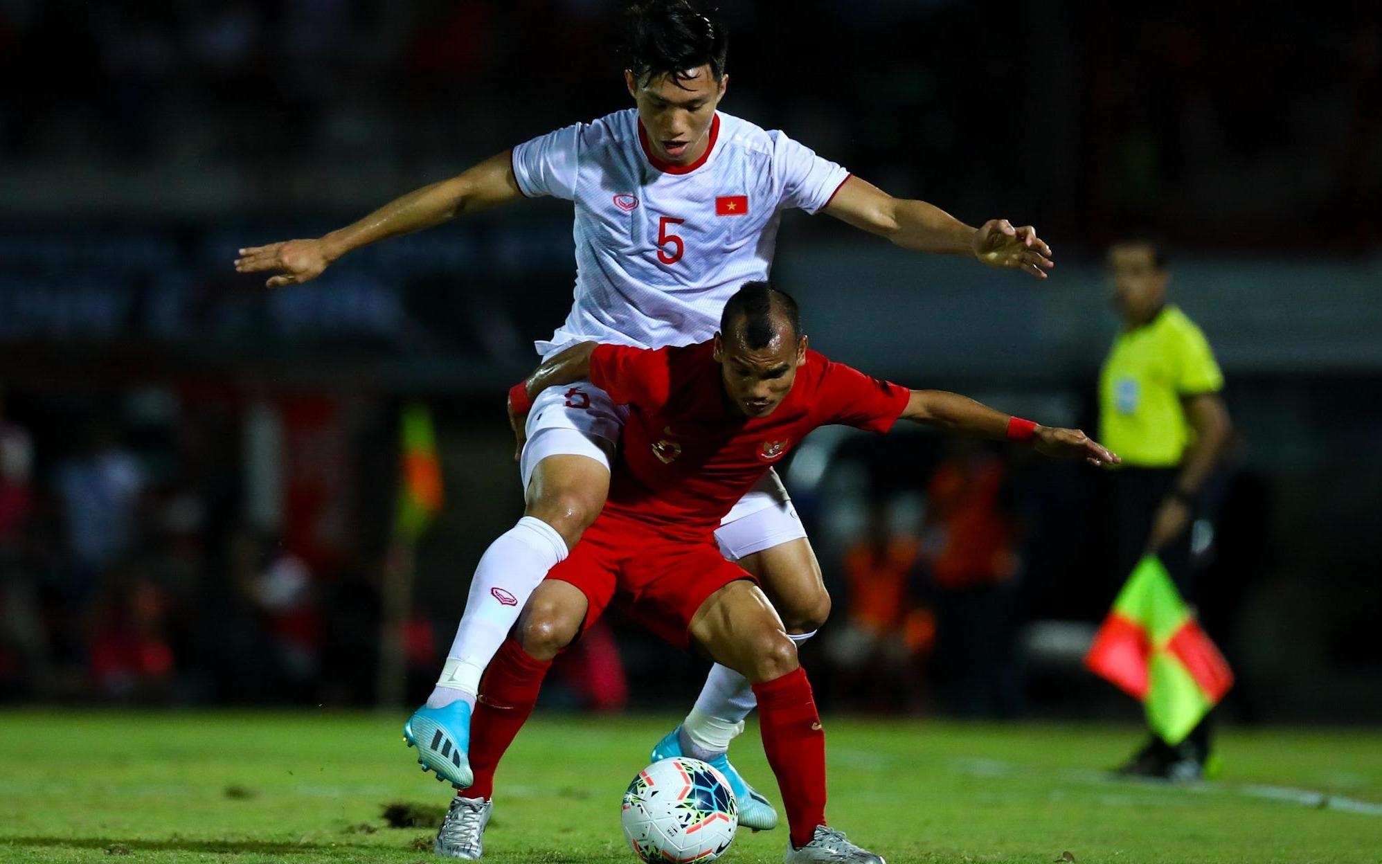 Van Hau cham chi chong day de hoi phuc sau tran thang Indonesia hinh anh