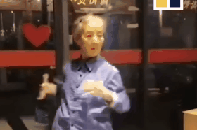 Cu ba Kpop nhay chat khong kem nhom nhac nu hinh anh