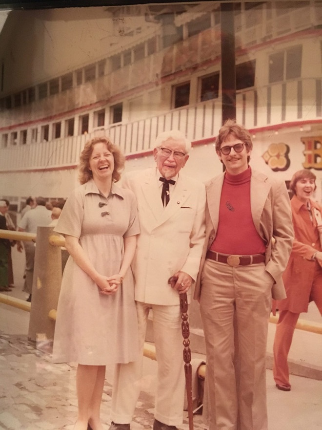 tuoi tre cua harland sanders anh 11