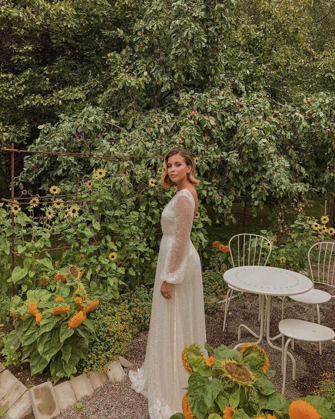 Không khoe tiền ảnh 3 Khong khoe tien anh 3