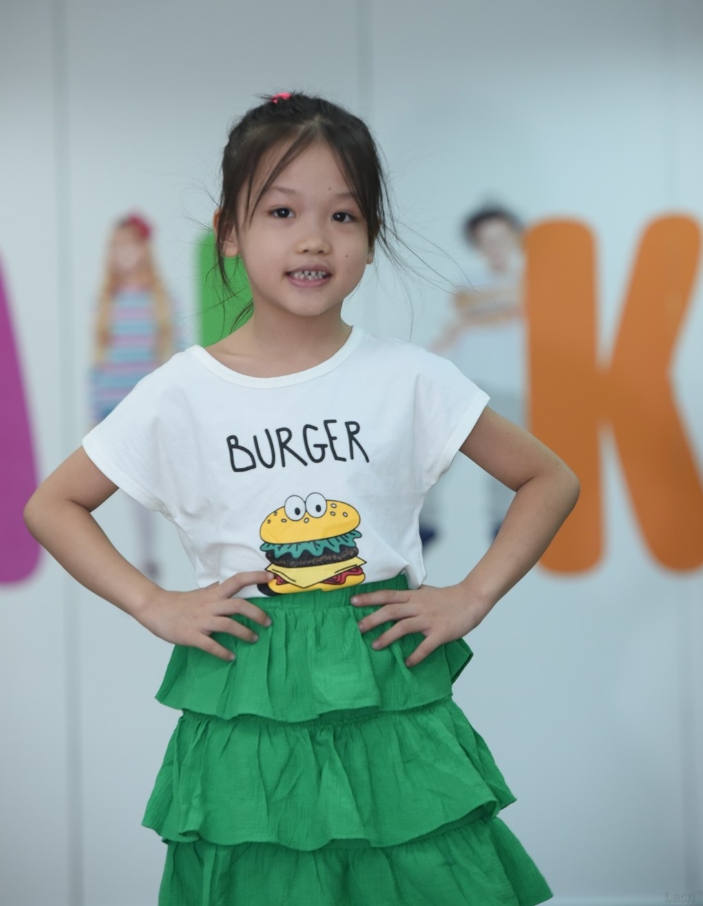 be gai vo gia cu phoi do dep anh 4