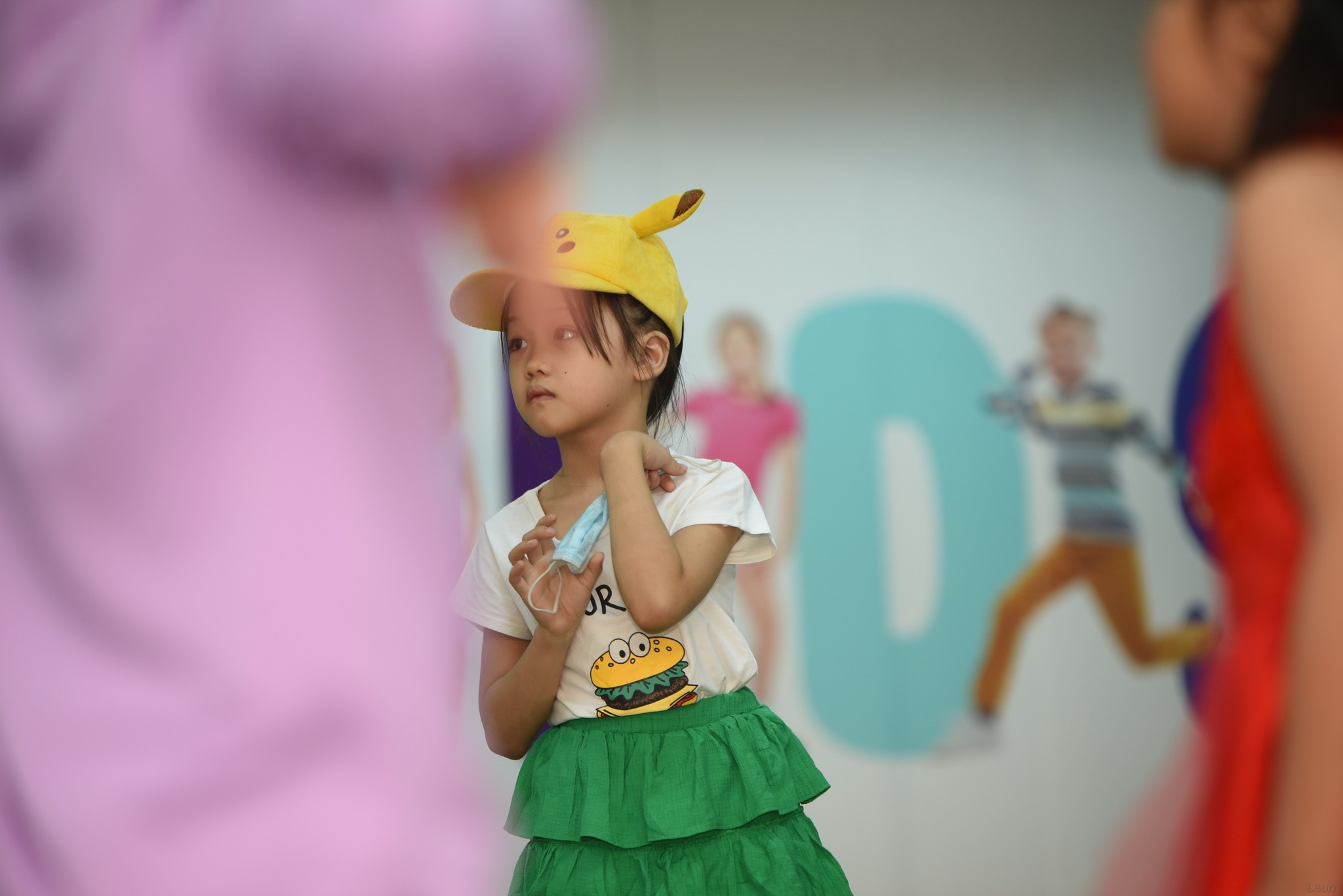 be gai vo gia cu phoi do dep anh 5