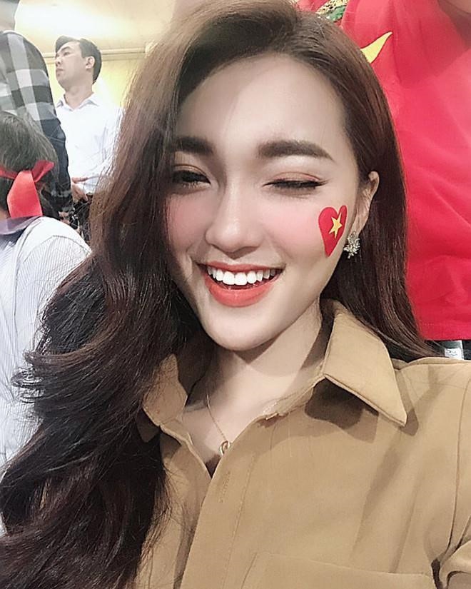 bạn gái tin đồn Văn Đức ảnh 2 ban gai tin don Van Duc anh 2