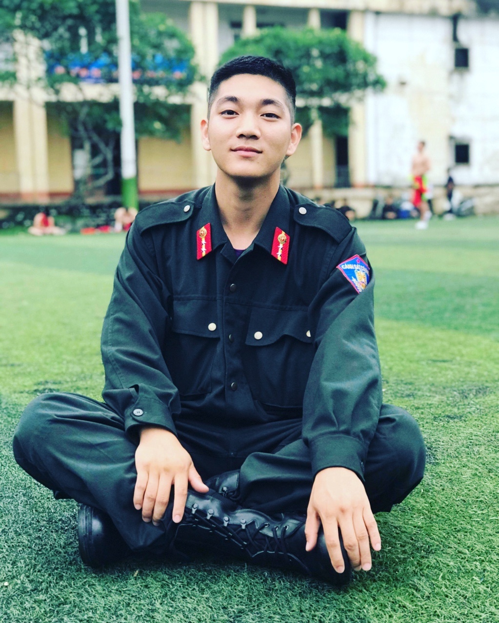 canh sat co dong xuat hien tren truyen hinh anh 3