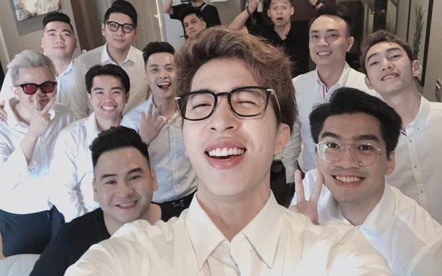 Dan phu re toan guong mat noi tieng trong dam hoi streamer Xemesis hinh anh