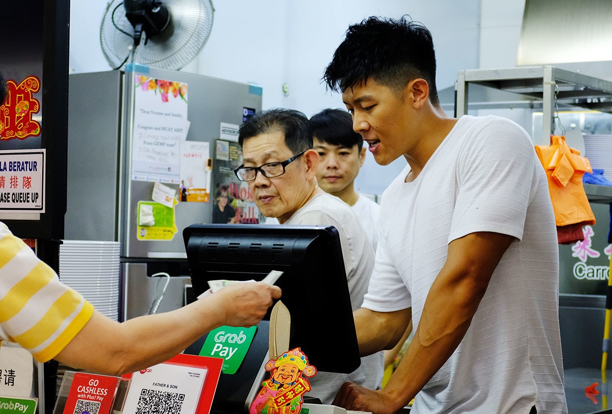 trai đẹp bán hàng ăn ảnh 2 trai dep ban hang an anh 2