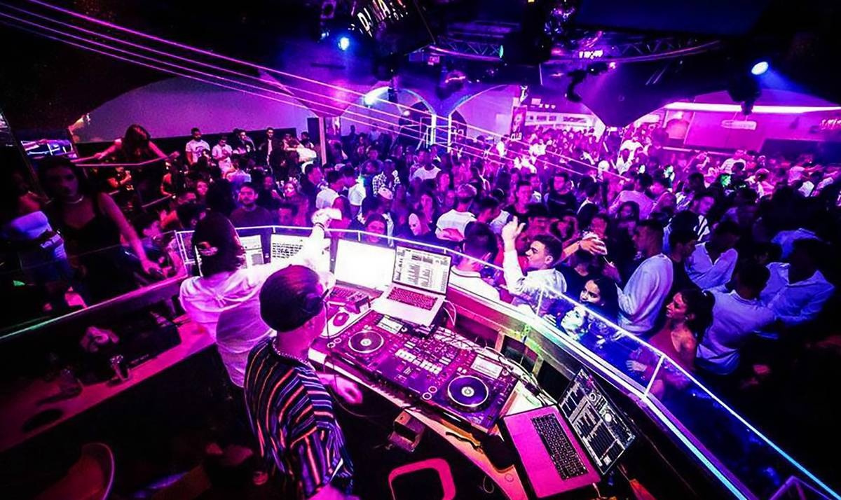 cô gái sinh con ở bar ảnh 1 co gai sinh con o bar anh 1