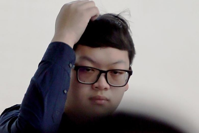 nam sinh quay lén bạn trong nhà vệ sinh ảnh 1 nam sinh quay len ban trong nha ve sinh anh 1