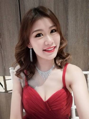 cựu người mẫu bán lẩu gà ảnh 3 cuu nguoi mau ban lau ga anh 3