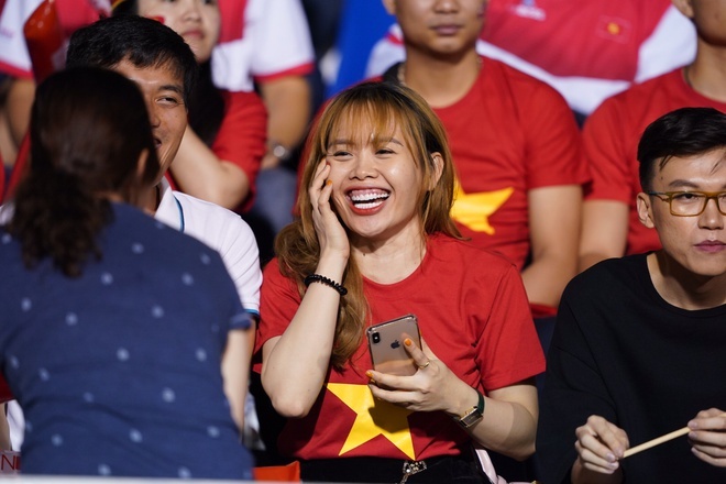 fan nữ cổ vũ U22 Việt Nam ảnh 8 fan nu co vu U22 Viet Nam anh 8