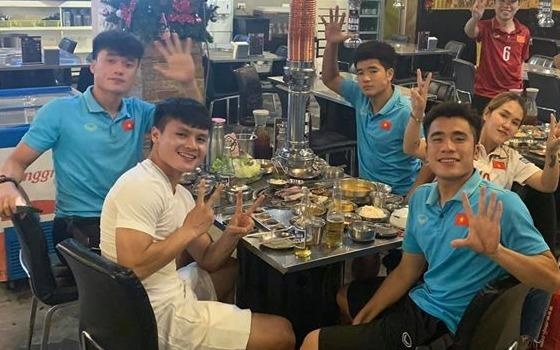 Van Hau, Quang Hai, Duc Chinh tu tap di an sau chien thang lich su hinh anh