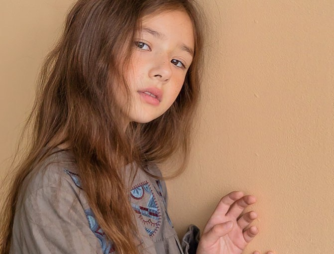 Be gai 10 tuoi duoc menh danh 'thien than quang cao' tai Han Quoc hinh anh