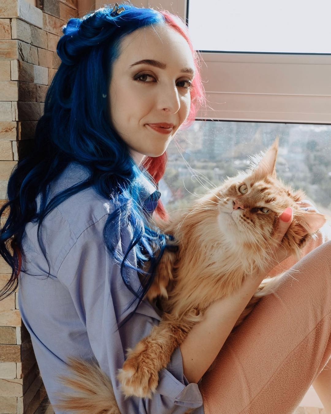 co gai cut tay lam nguoi mau anh 2