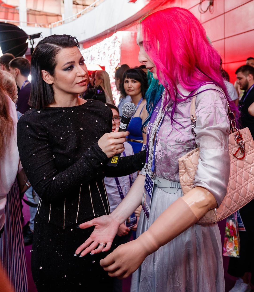 co gai cut tay lam nguoi mau anh 7