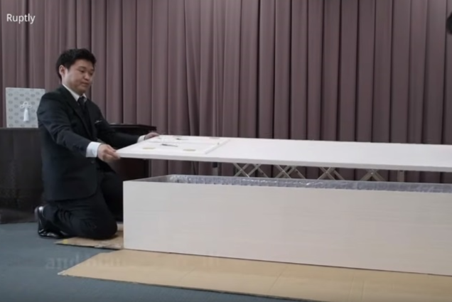 Nguoi Nhat Ban tu lap rap quan tai de tiet kiem chi phi hinh anh