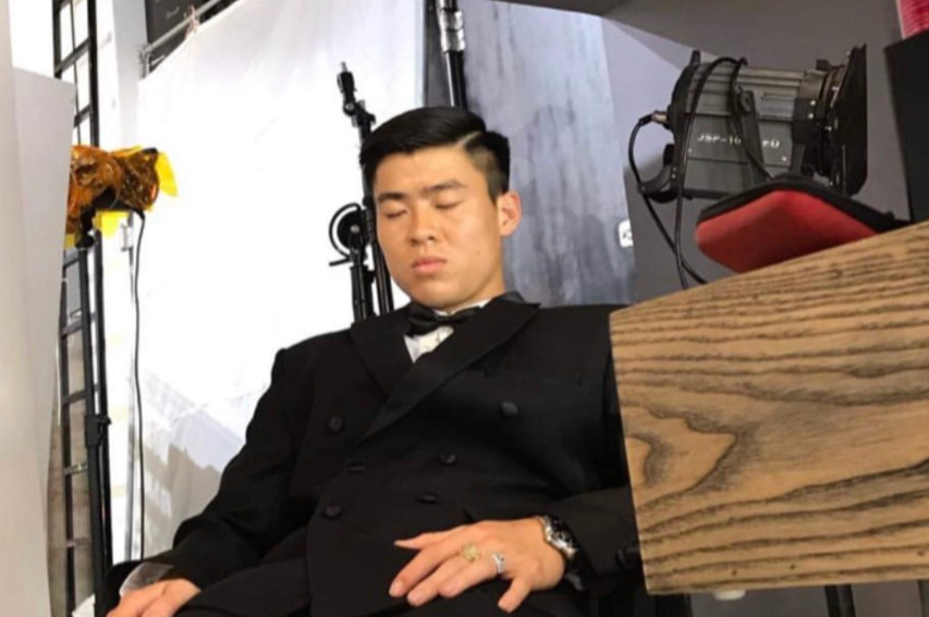 Duy Manh bi ban gai, chi vo tuong lai dang anh ngu guc trong bo tuxedo hinh anh